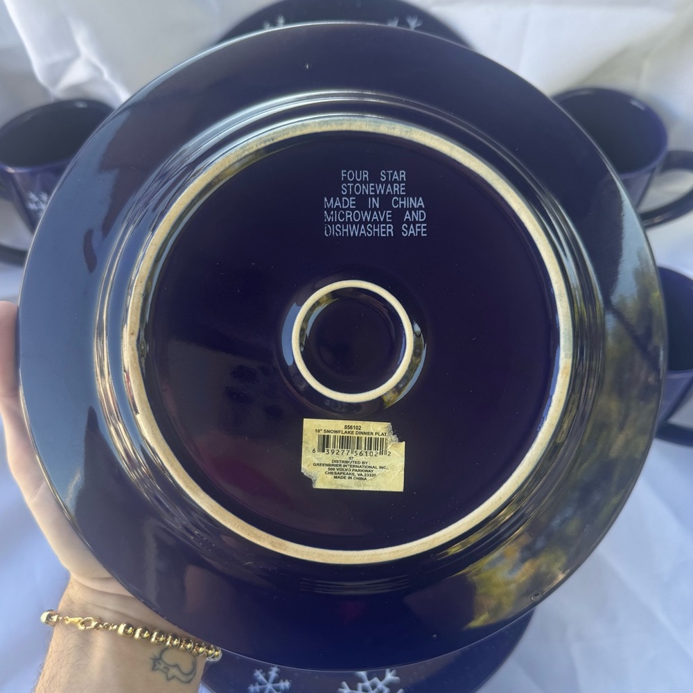 VTG Snowflake Patterned Blue Dinnerware Stoneware Set by Four Star International - Picture 3 of 6